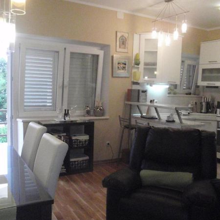 Apartment Plaza กอร์จูลา ภายนอก รูปภาพ