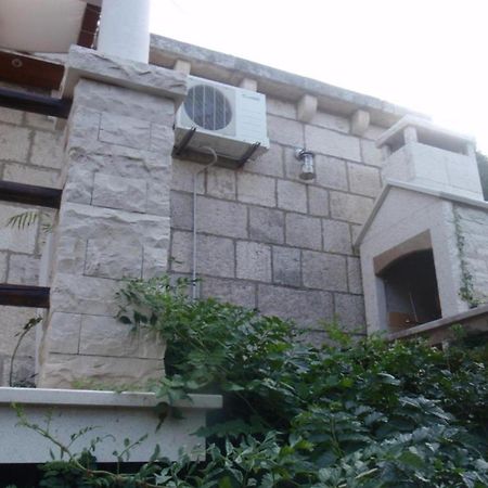 Apartment Plaza กอร์จูลา ภายนอก รูปภาพ