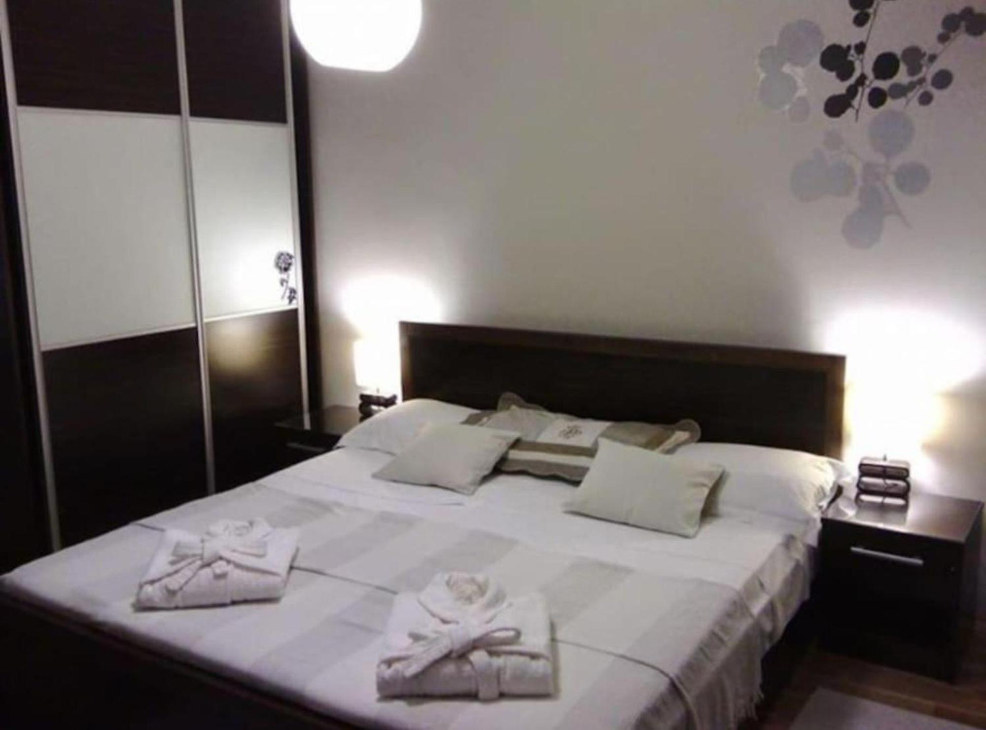 Apartment Plaza กอร์จูลา ภายนอก รูปภาพ