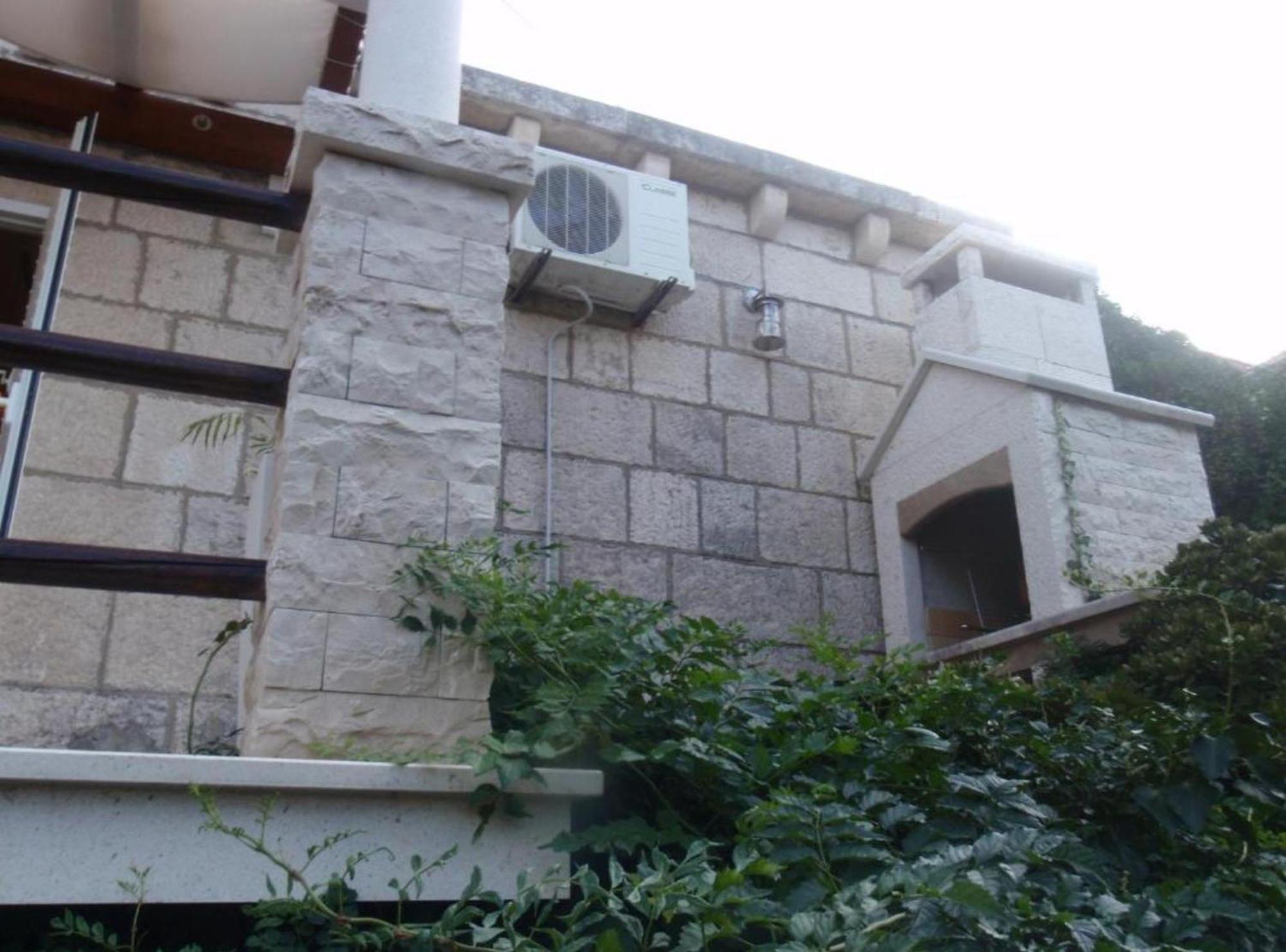 Apartment Plaza กอร์จูลา ภายนอก รูปภาพ